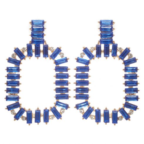 Σκουλαρίκια μεταλλικά ορθογώνιοι κρίκοι από κρύσταλλα και στράς, μήκους 6cm, σε χρώμα μπλέ.