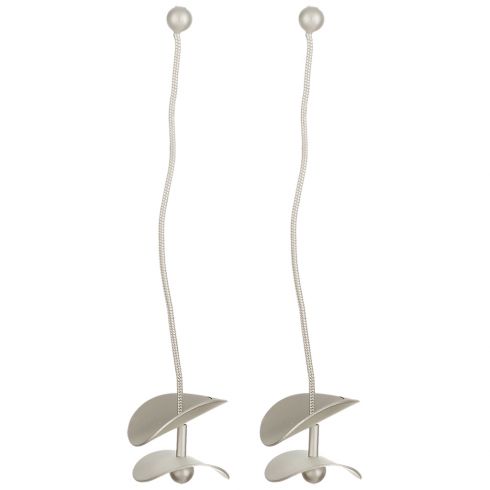 Σκουλαρίκια κρεμαστά,μήκους 9cm,με μεταλλική αλυσίδα και κυμματιστές ροδέλες ,σε χρώμα ασημί