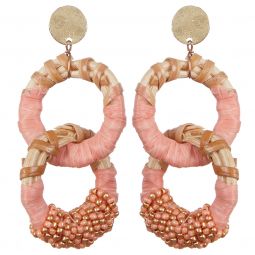 Σκουλαρίκια χειροποίητα κρεμαστοί κρίκοι μήκους 6cm από χάνδρες & ψαθά σε χρώμα ροζ