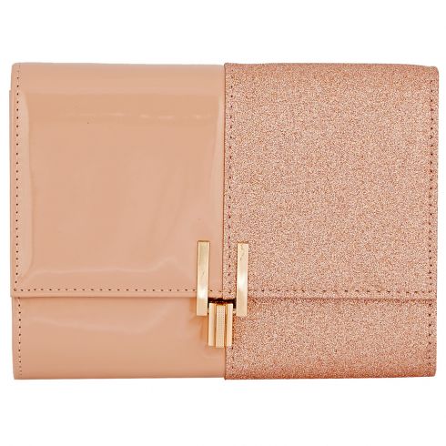 Τσάντα φάκελος από λουστρίνι και glitter με ιδιαίτερο κούμπωμα σε χρώμα ροζ χρυσό 20Χ16Χ3