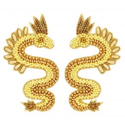 Σκουλαρίκια χειροποίητα από χάνδρες σε σχήμα δράκου, μήκους 7,5cm, σε χρώμα χρυσό.